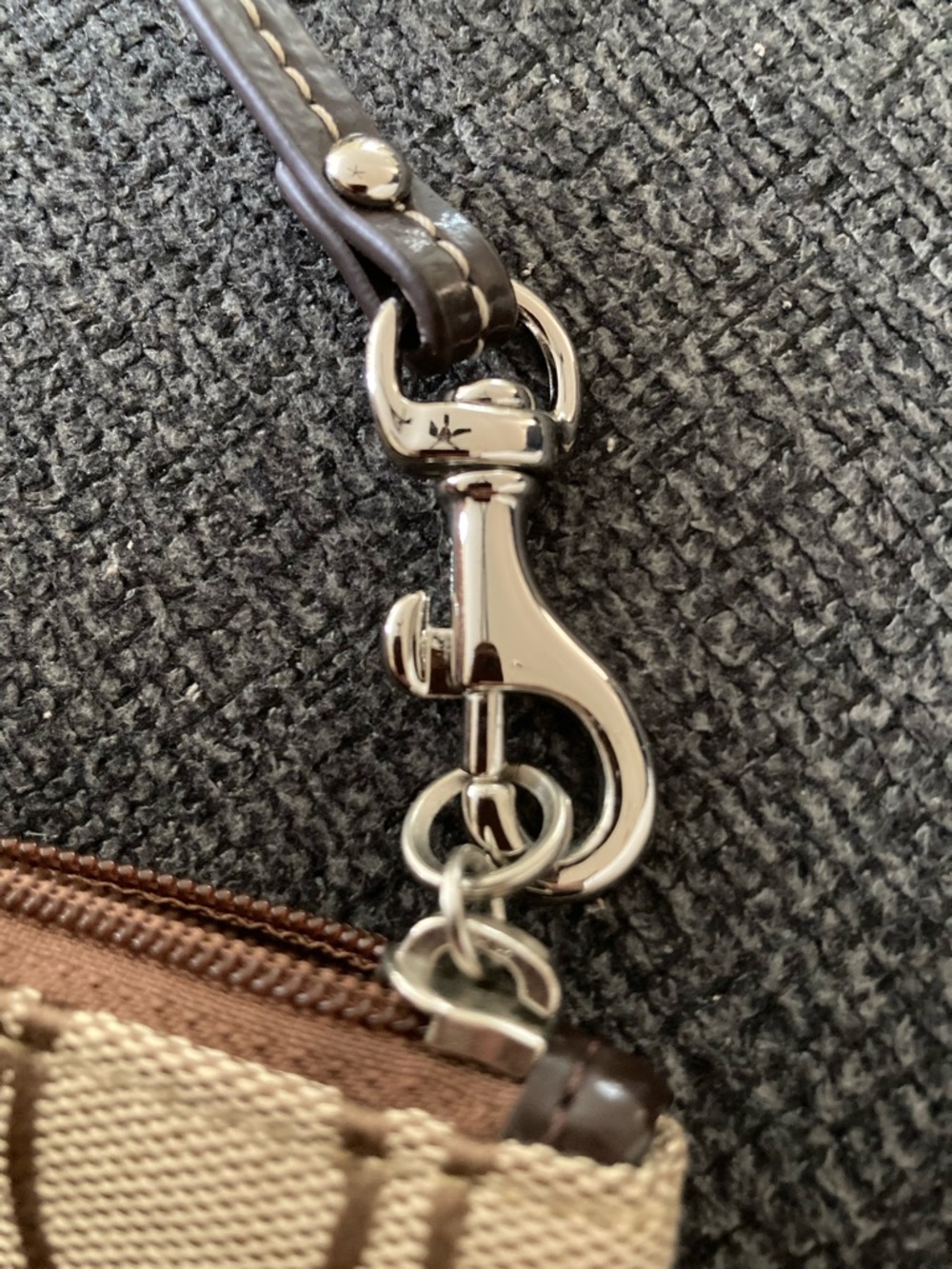 Coach Signature Khaki/Brown Logo Wristlet Canvas Patent Leather Strap & Trim - Picture 9 of 13